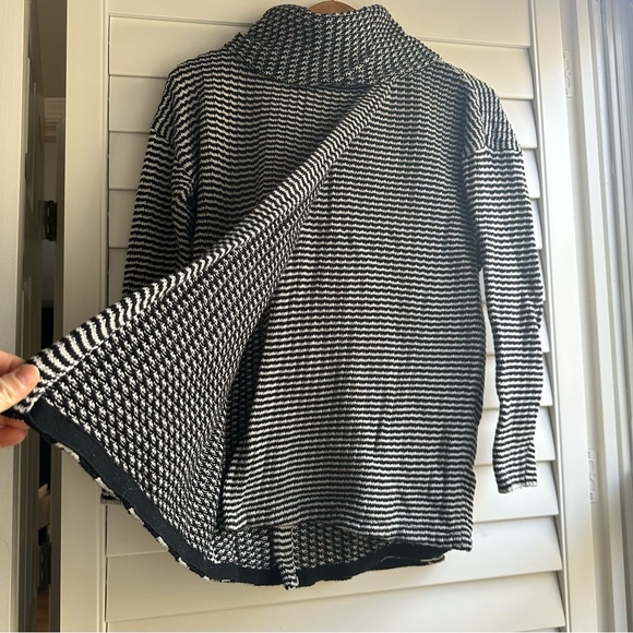 Cabi Turtleneck Sweater - Picture 2 of 5